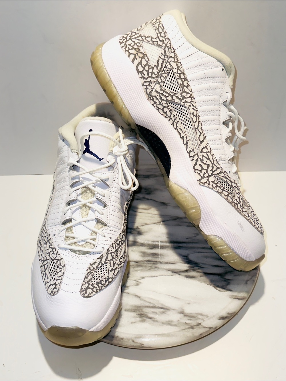 Leandro Barbosa personal wore !
Air Jordan 11 Retro Low OG 2015 “Cobalt” 306008